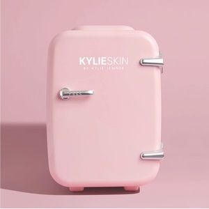 KYLIE SKIN MINI FRIDGE
